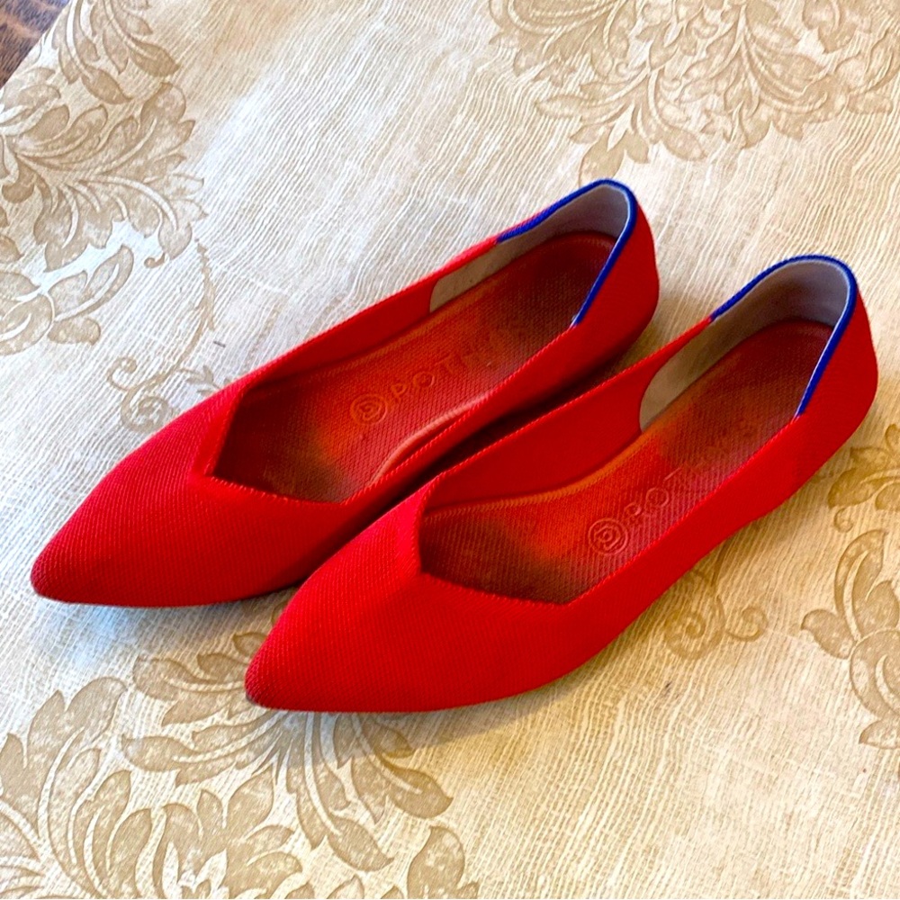 Rothy's Red Pointed Toe Flats with Blue Trim size 9 (fit like 8) run small